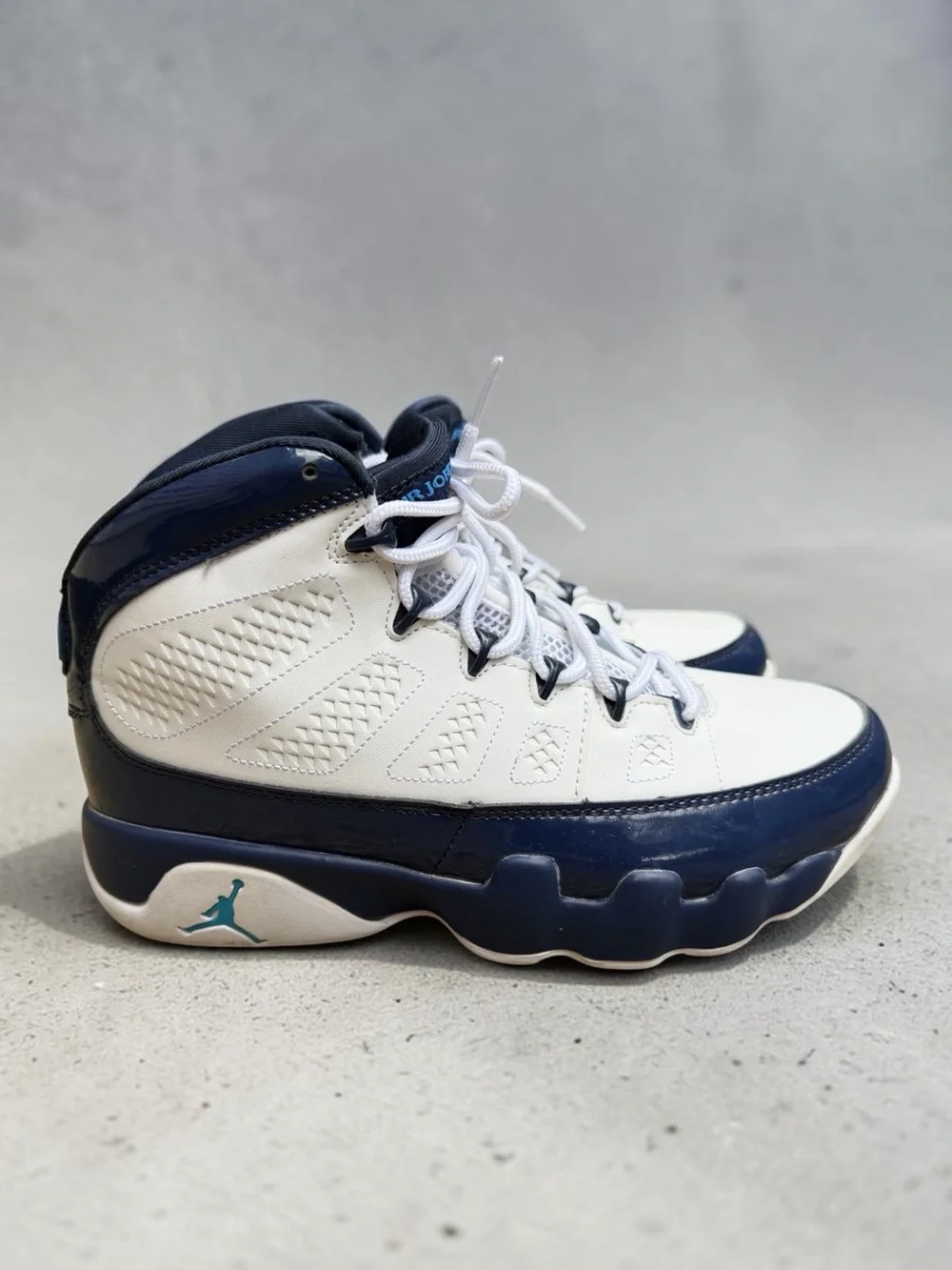 NIKE Air Jordan 9 Retro UNC Pearl Blue White 302370-145 Men's size 8.5